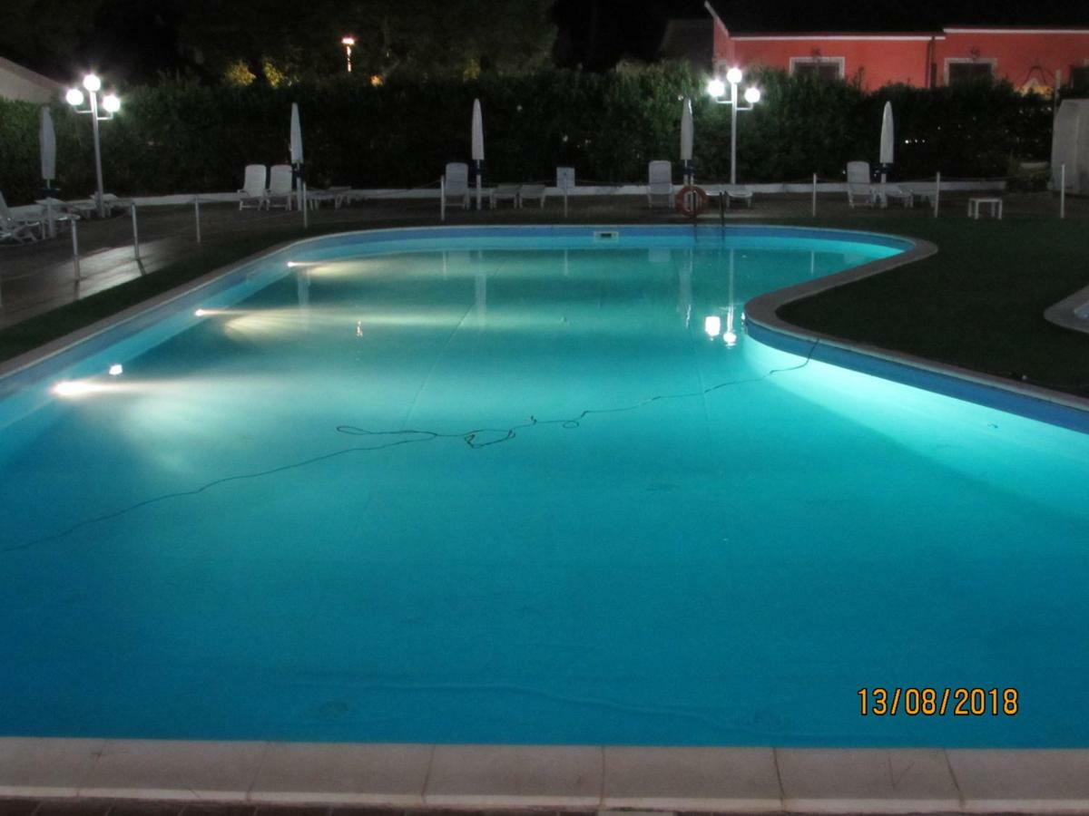 Park Hotel Baia Domizia Eksteriør billede
